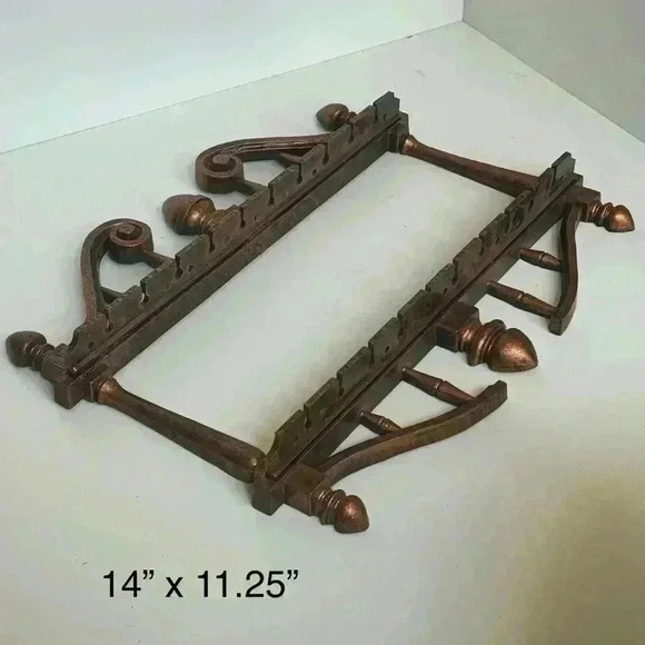 1970s ornate  Dart Ind Coppercraft Guild resin spoon holder or jewelry display - Picture 2 of 5